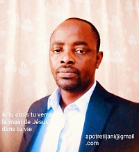 L homme de Dieu, apotre tijani, photo prise apr&egrave;s la pri&egrave;re